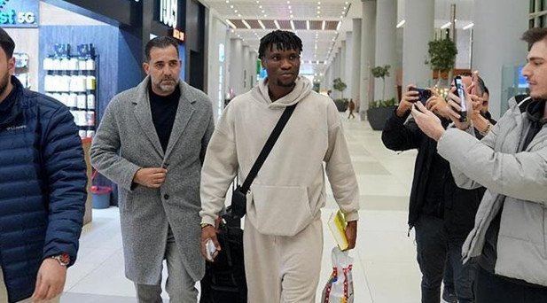 L'Equipe Duyurdu: Fenerbahçe İle Galatasaray Transferde Kapıştı!