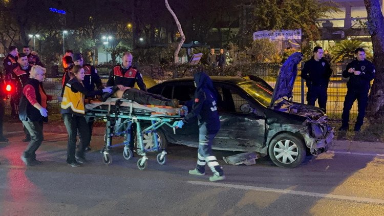 Antalya'da Kaçan Şahıs, Polisin İhtarına Uymadı ve Kaza Geçirdi