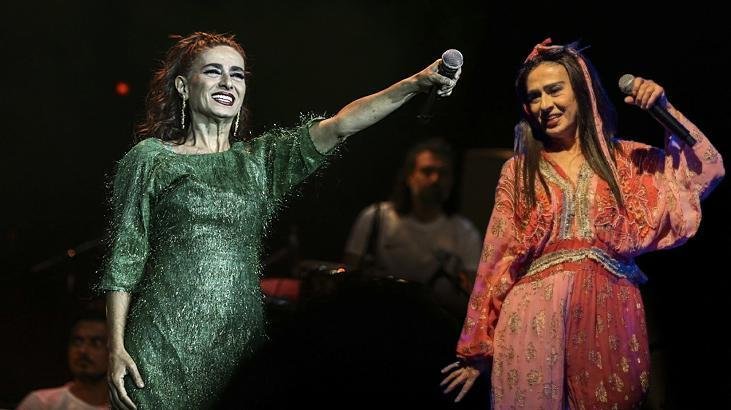 Yıldız Tilbe'den Aşk Açıklaması! Canlı Yayında İlk Kez Paylaştı