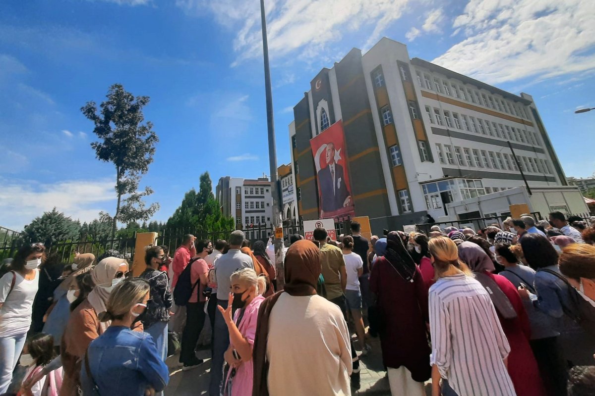 Kadınlar Dayanışma İle Hayatta Kalmanın Yöntemlerini Araştırıyor