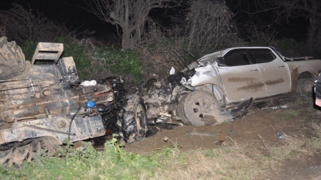 İzmir'de Korkunç Bir Çarpışma: Traktör ile Pikap Çarpıştı!