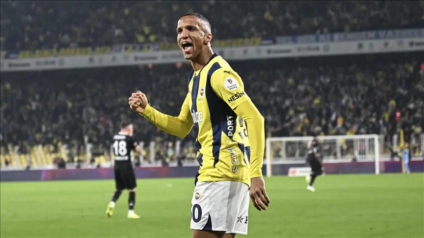 Fenerbahçe'de Üçüncü Ayrılık Yolda! Becao 7.5 Yıl Sonra Dönüyor