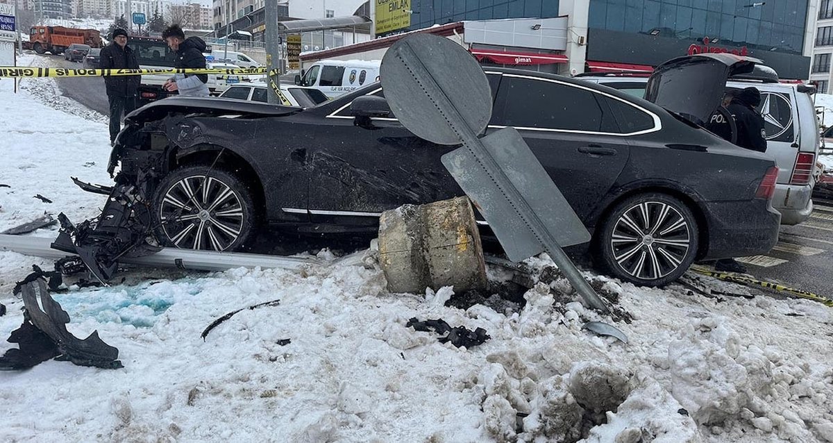 Yozgat'ta İki Araç Çarpıştı, Bir Kişi Hayatını Kaybetti