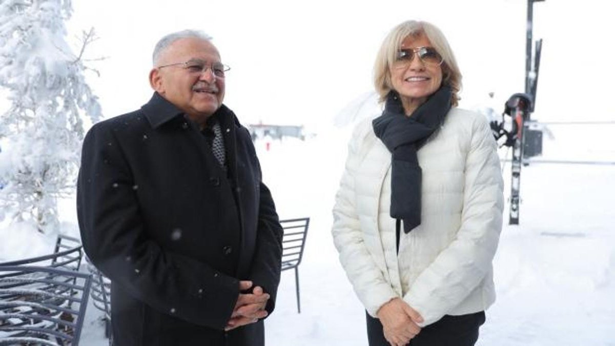 Tansu Çiller, Erciyes'te Tatil Yaparken Görüntülendi