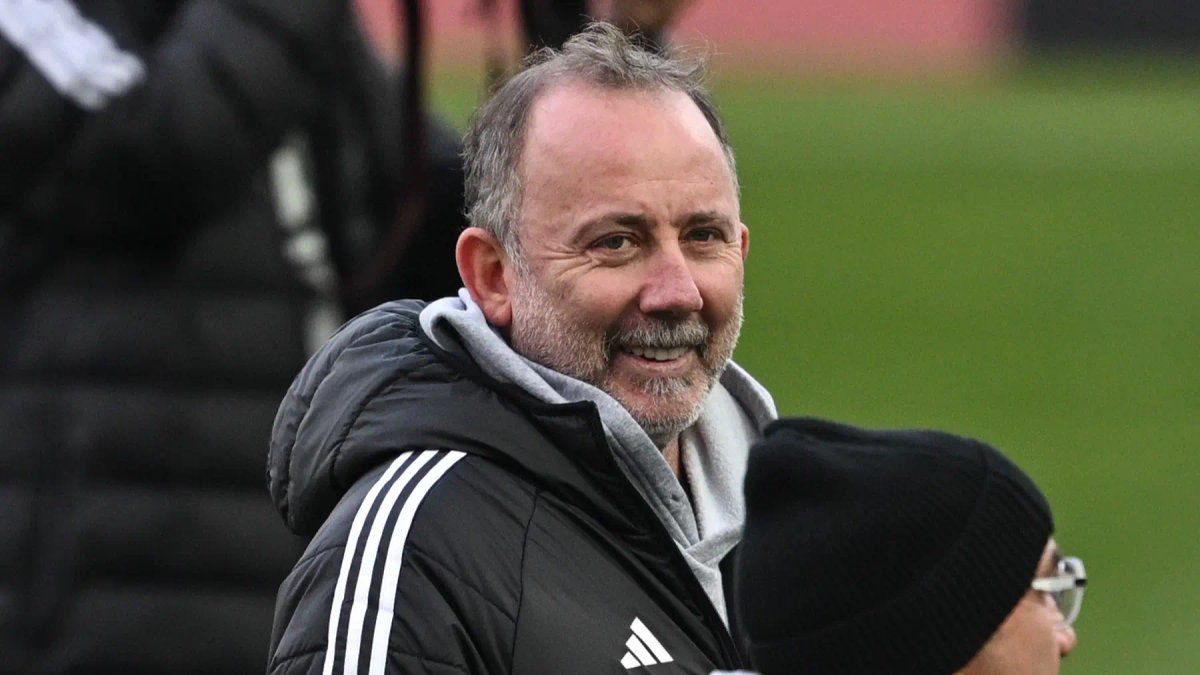 Sergen Yalçın "Gitsin" Dedi Ama Bir Koşulu Var: Beşiktaş'tan Premier Lig'e Geçiş Hızla Olacak