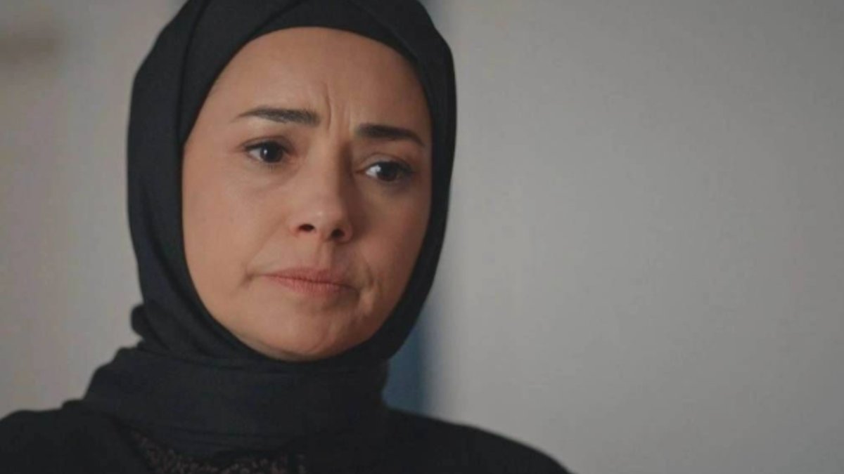 Özgü Namal, Kıskanmak'taki Seniha Karakteriyle Aşkı Yeniledi!