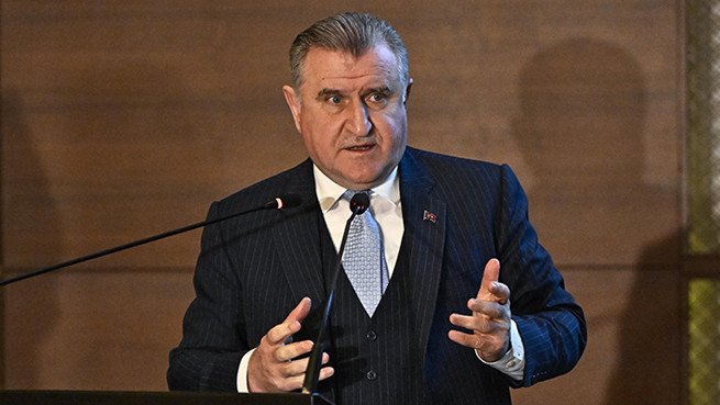 Bakan Bak: 'Türkiye'de Spor Tesisleri Devrimi Gerçekleşiyor