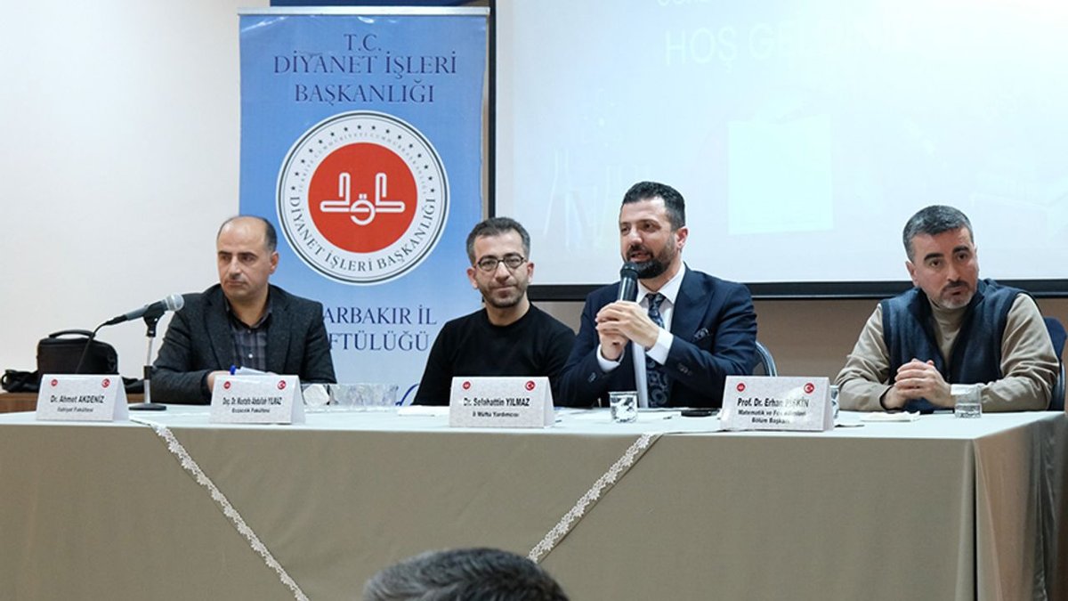 Diyarbakır'da "Gençlik, Bilim ve Din Üzerine Dijital Panel