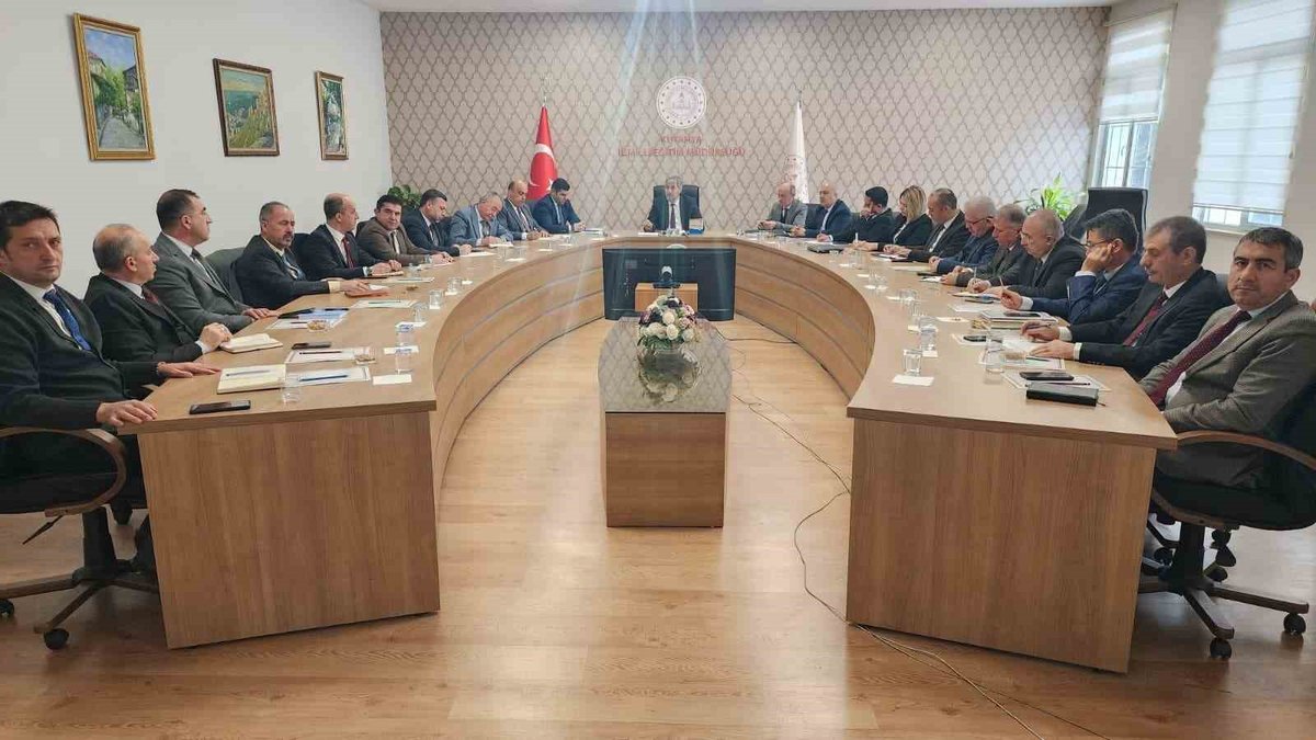 Kütahya'da İlçe Eğitim Yöneticileri İçin Toplantı Düzenlendi