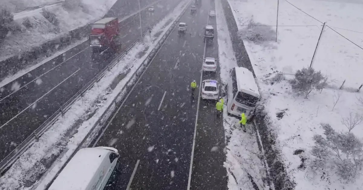 Samsun'da Art Arda Kazalar: Bir Kişi Hayatını Kaybetti, Üç Yaralı