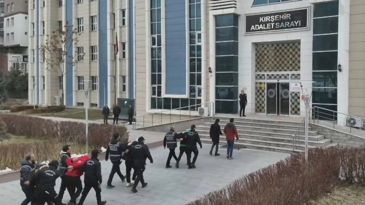 Sahte Güvenlik Gücü Operasyonunda 3 Milyon Liralık Malzeme Ele Geçirildi! 9 Kişi Tutuklandı
