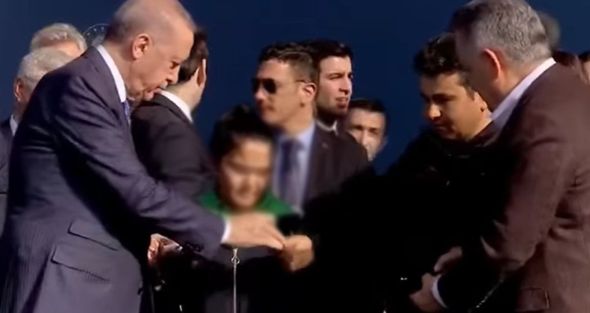 Erdoğan'ın Dikkat Çeken Harçlık Anısı: Baba Oğula 200 TL Verdi