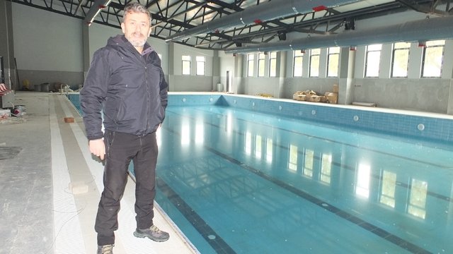 Burhaniye'de Yüzme Bilmeyen Hiç Kimse Kalmayacak