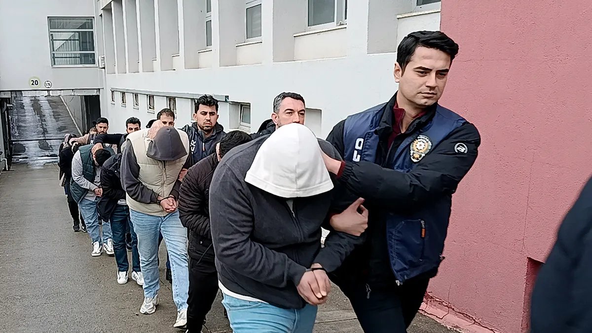 Son Dakika… Adana Merkezli Altı İlde Kaçak Bahis Baskını! Çetenin Aylık Kazancı Şaşırttı: Tam 50 Milyon Lira!