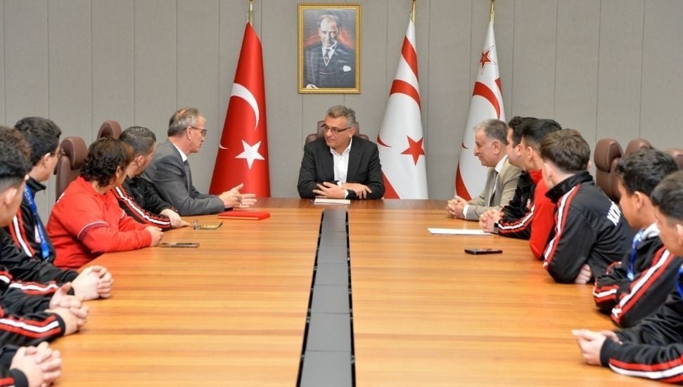 Tufan Erhürman, Güreş Federasyonu Temsilcilerini Ağırladı