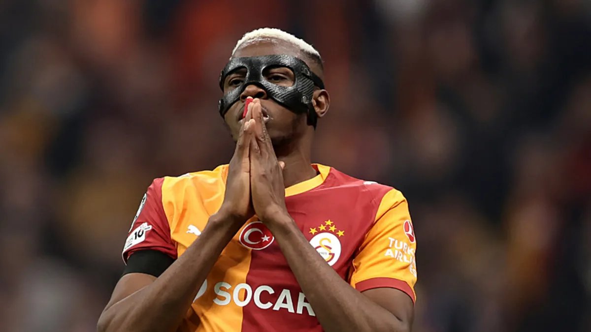 Victor Osimhen İçin Büyük İlgiler! Ünlü Hoca Tarafından Övüldü...