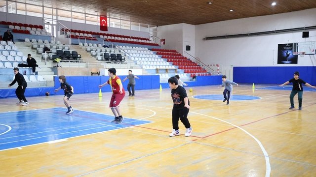 Bilecik'te Basketbol Okulları Antrenman Faaliyetleri Devam Ediyor