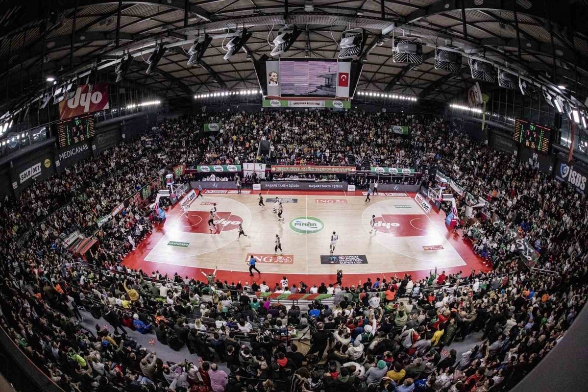 Karşıyaka Basketbol İle Fenerbahçe Maçı Tam Kapasiteyle Seyirciyle