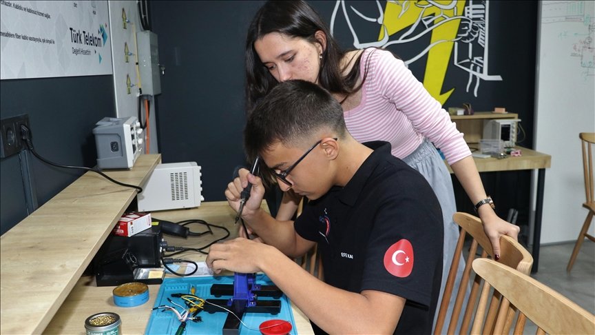 Lise Öğrencileri Türkiye'nin Teknoloji Atılımında GÖKTİM Akademi İle Buluşuyor