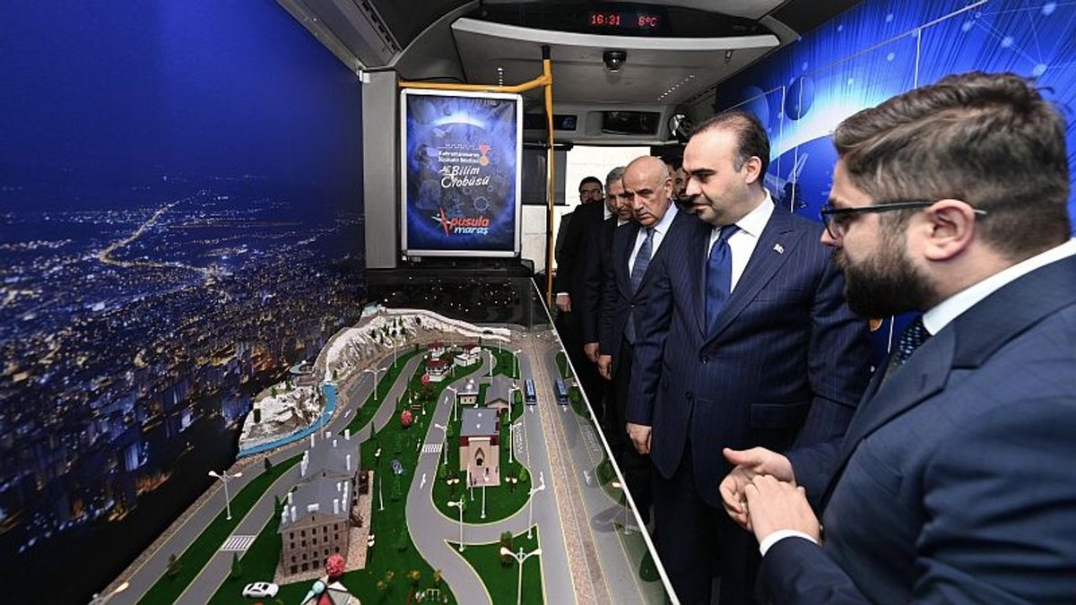 Bakan Kacır’dan Şehirlerarası Bilim Otobüsü’ne Destek Mesajı