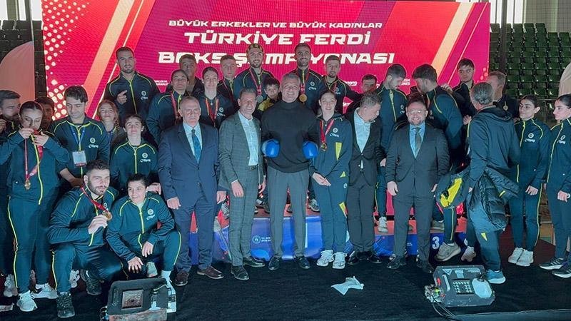 Fenerbahçe Başkanı Sadettin Saran, Türkiye Boks Turnuvasını İzledi
