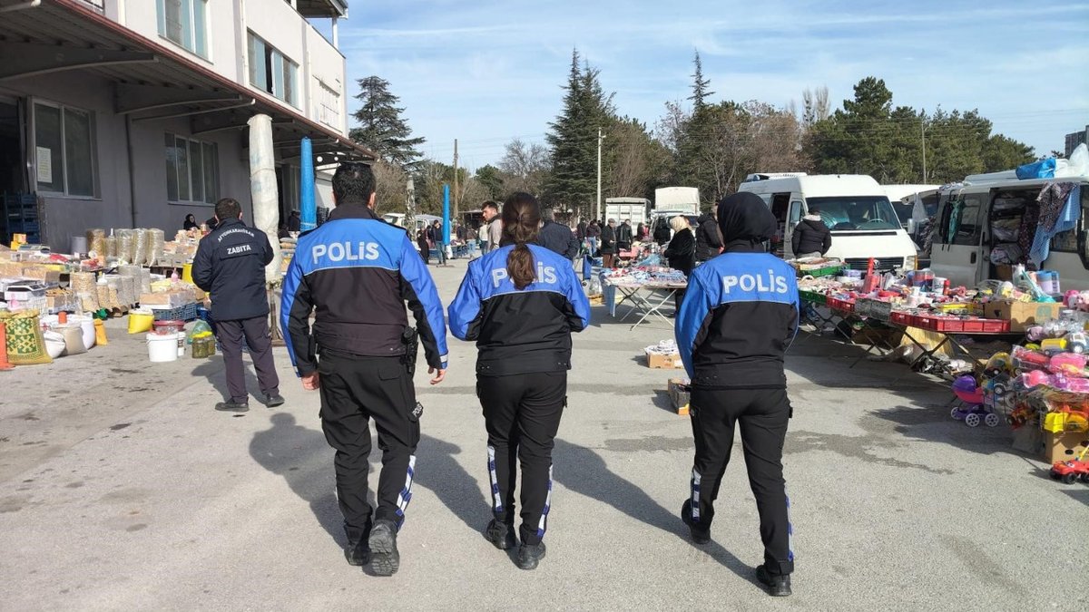 Afyonkarahisar'daki Polis, Dolandırıcılara Karşı Halkı Uyardı
