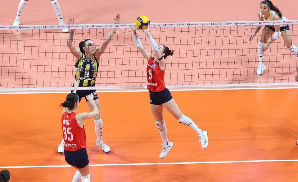 Fenerbahçe, Aydın BŞB'ye Karşı Rahat Bir Galibiyet Elde Etti