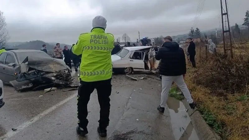 Ordu’da İki Araç Çarpıştı: İki Birey Yaralandı
