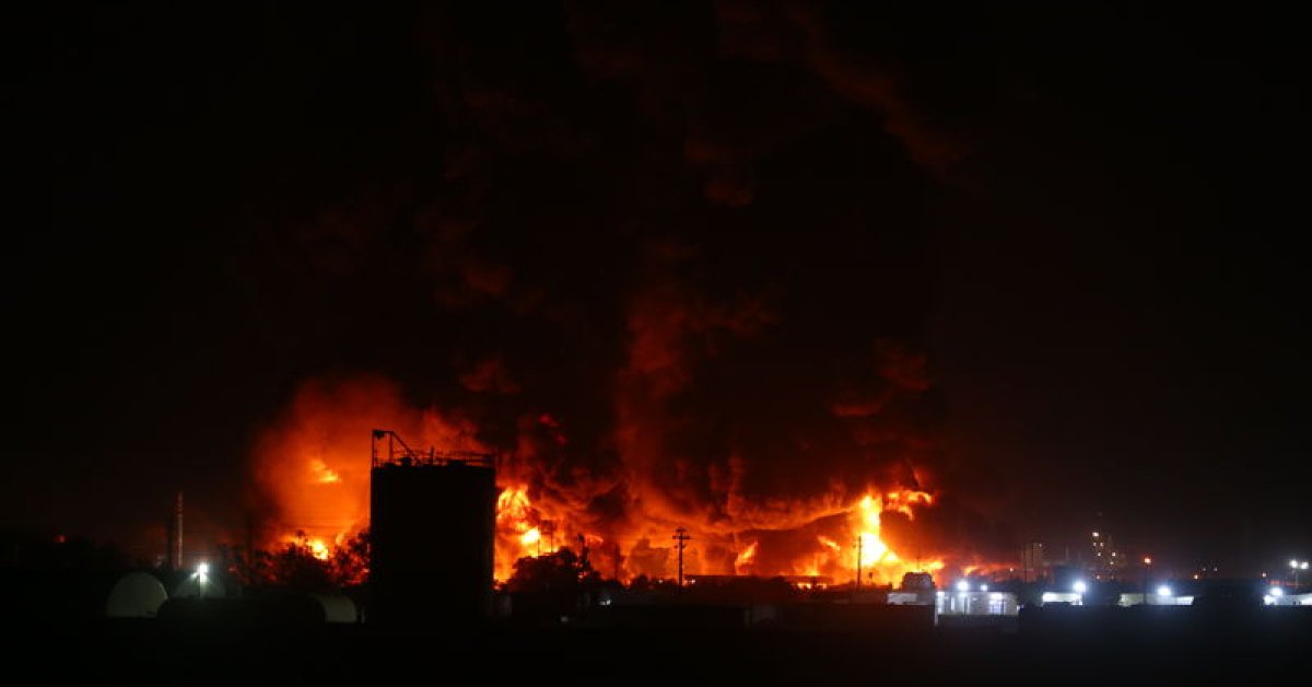 Irak'taki Petrol Rafinerisinde Yangın: Can Kaybı ve Yaralılar Var