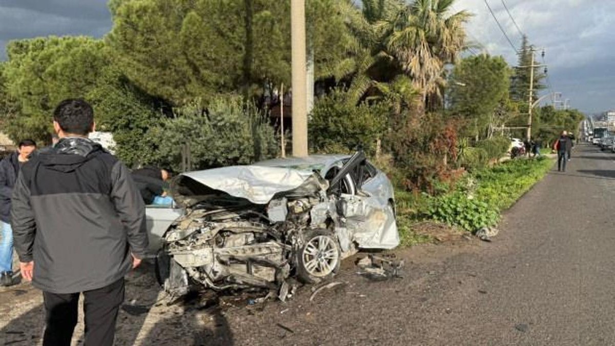Manisa'da Korkunç Kaza: Karşı Yöne Geçen Araç Büyük Hasar Verdi