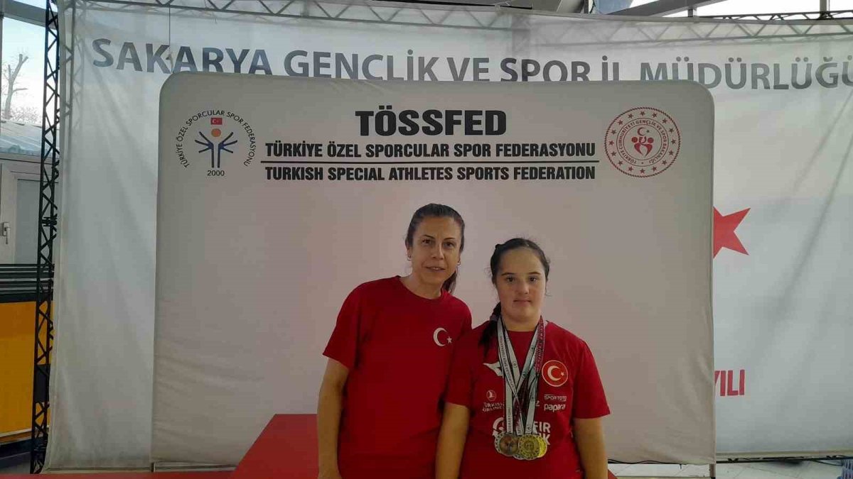 Köyceğizli Yüzücü Oral, Madalyalarıyla Göz Doldurdu