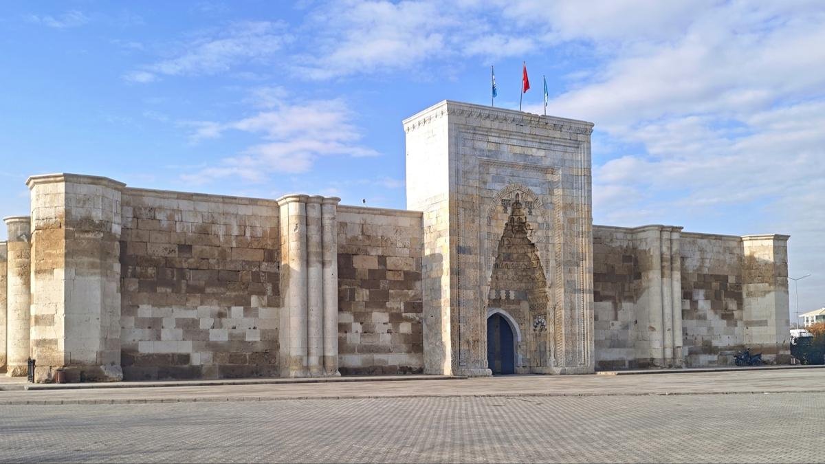 Sekiz Yüzyıllık Sultanhanı Kervansarayı Yeniden Canlandı: 10 Oda Açıldı