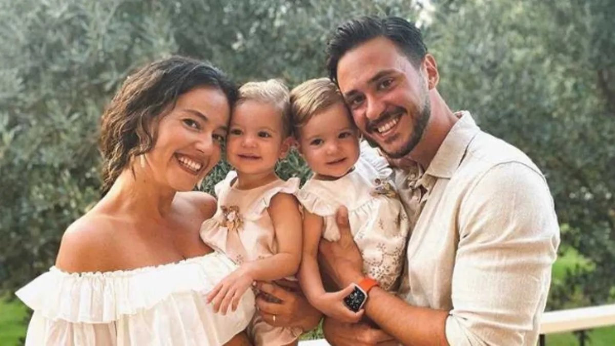 Eski Eşler Davette Bir Araya Geldi! Pelin Akil Mutluluk Diledi!