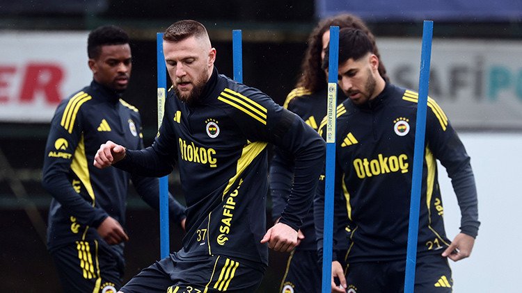 Fenerbahçe'nin Trabzonspor ile Oynayacağı Maç İçin Kadro Açıklandı