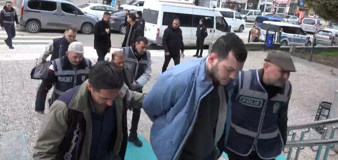 Çorum'da Telefon Dolandırıcılarına Hattı Temin Eden Şebekeye Baskın: 7 Gözaltı