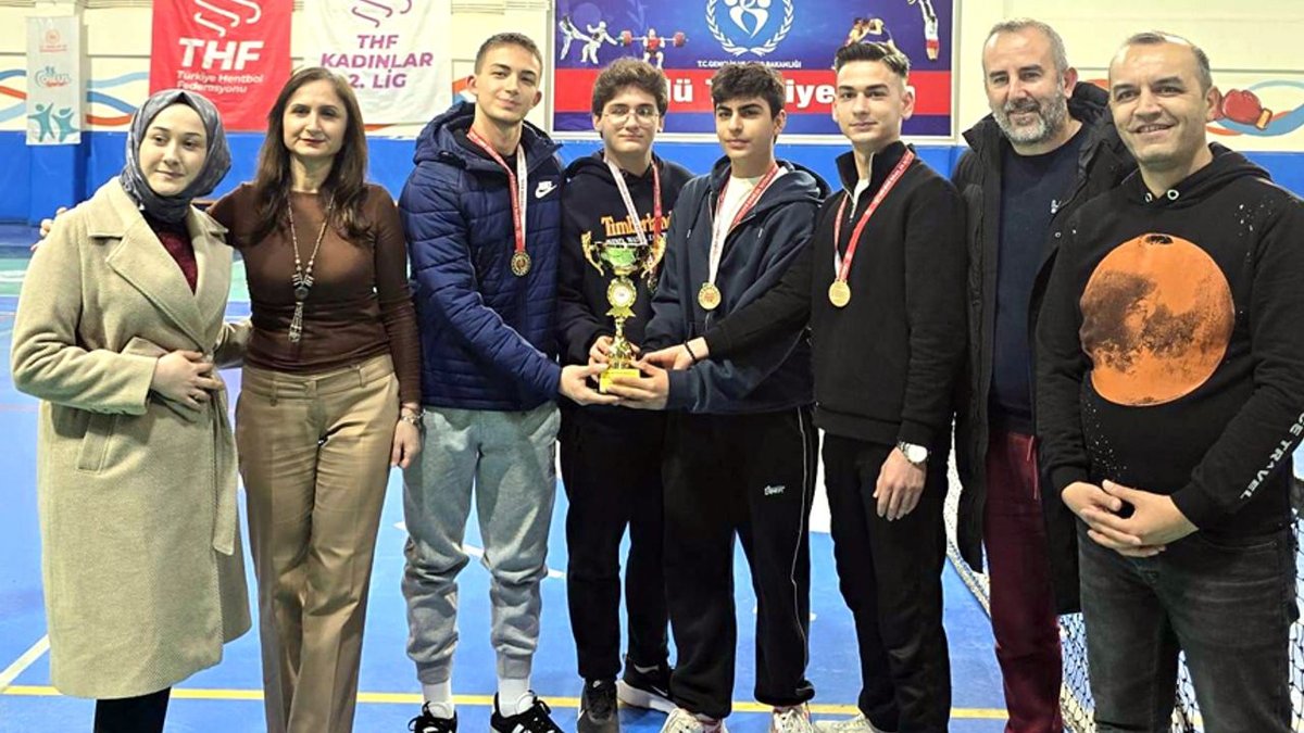 Tenis İl Şampiyonasında Kupa Sahipleri Belli Oldu
