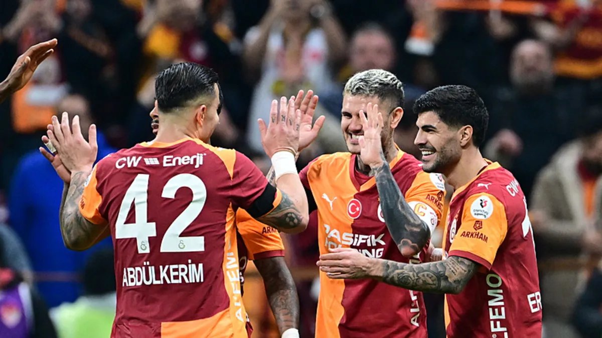Galatasaray'ın Parlayan Yıldızlarına Büyük Takdir! 'Bu Futbola Saygı Duyulmalı