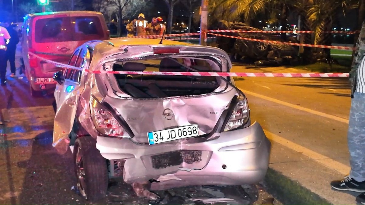 Kartal'da Araç Devrildi: İki Kişi Ciddi Şekilde Yaralandı
