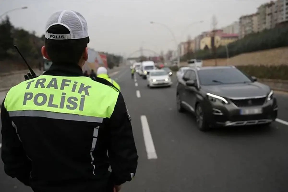 Polis Artık Sadece Ehliyet İstemeyecek! Cezalar 200 Bin Liraya Ulaşabilir