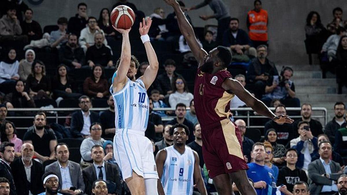 Türk Telekom Kupada İlk Yarı Finalist Olmayı Başardı! 23 Sayı Farkıyla!