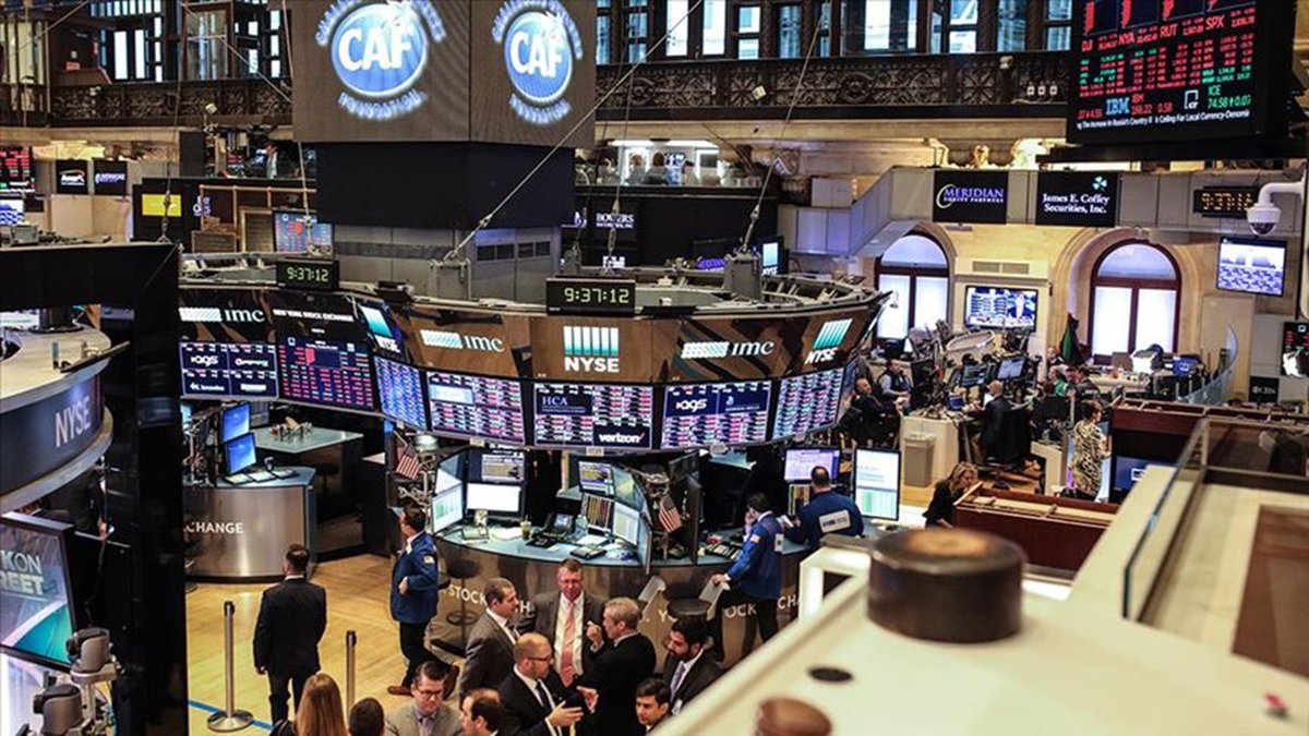 New York Borsası İlk İşlem Gününe Düşüşle Başladı