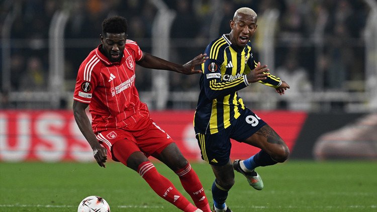 Fenerbahçe 0-3 Nottingham Forest: UEFA Avrupa Ligi Maç Özeti