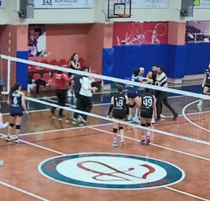 Aydın'da Voleybol Mücadelesinde Şok: Genç Sporcular Korktu