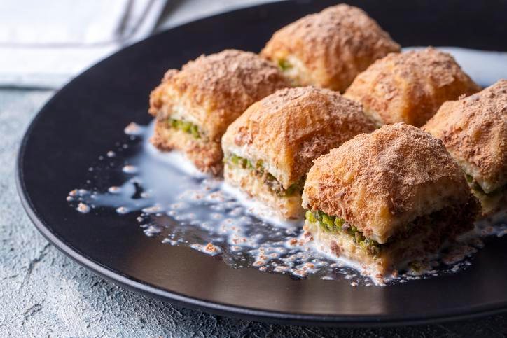 10 Dakikada Hazırlanan Milföyden Soğuk Baklava Tarifi!