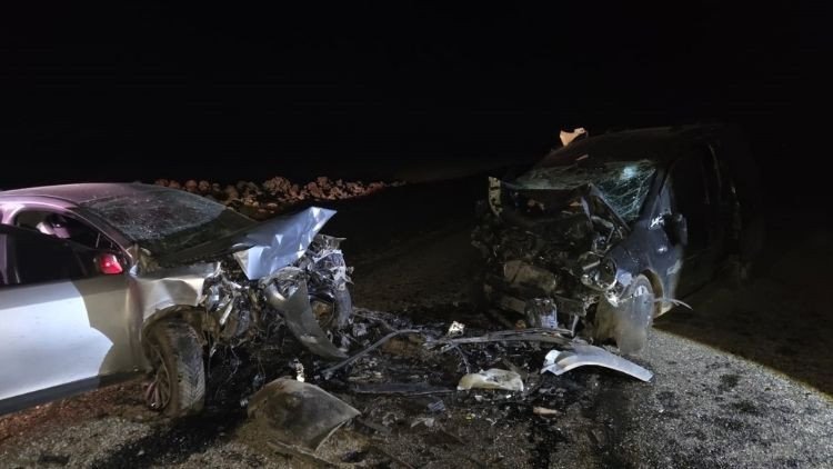 Diyarbakır'da Korkunç Trafik Kazası: 5 Hayatını Kaybetti, 2 Yaralı