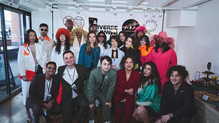 Londra Moda Haftası'nda 'Çeşitli Podyum' Dikkat Çekti