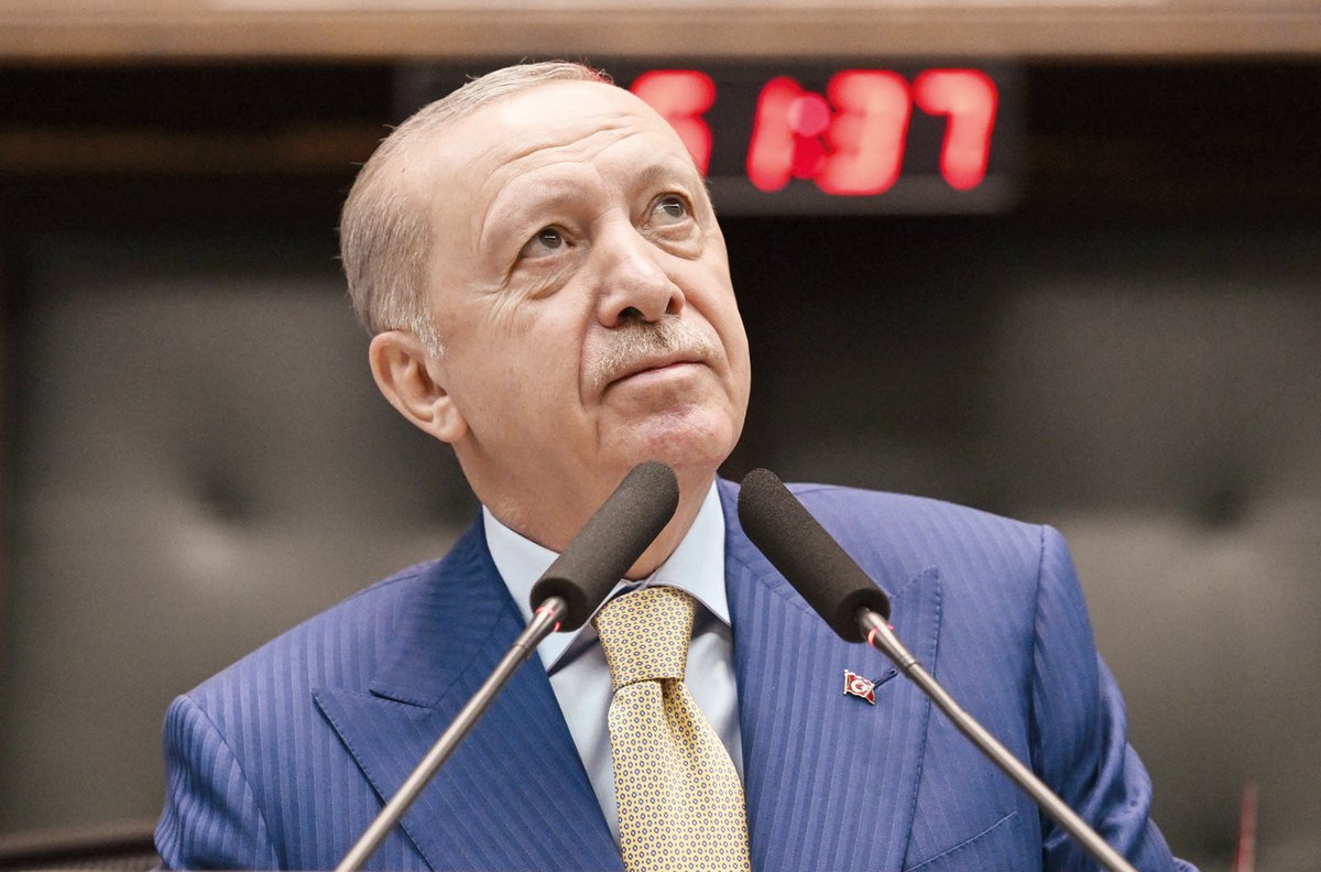 Erdoğan'dan 'Laiklik Açıklaması'na Yanıt: Noel Süslemeleri Rahatsız Etmezler