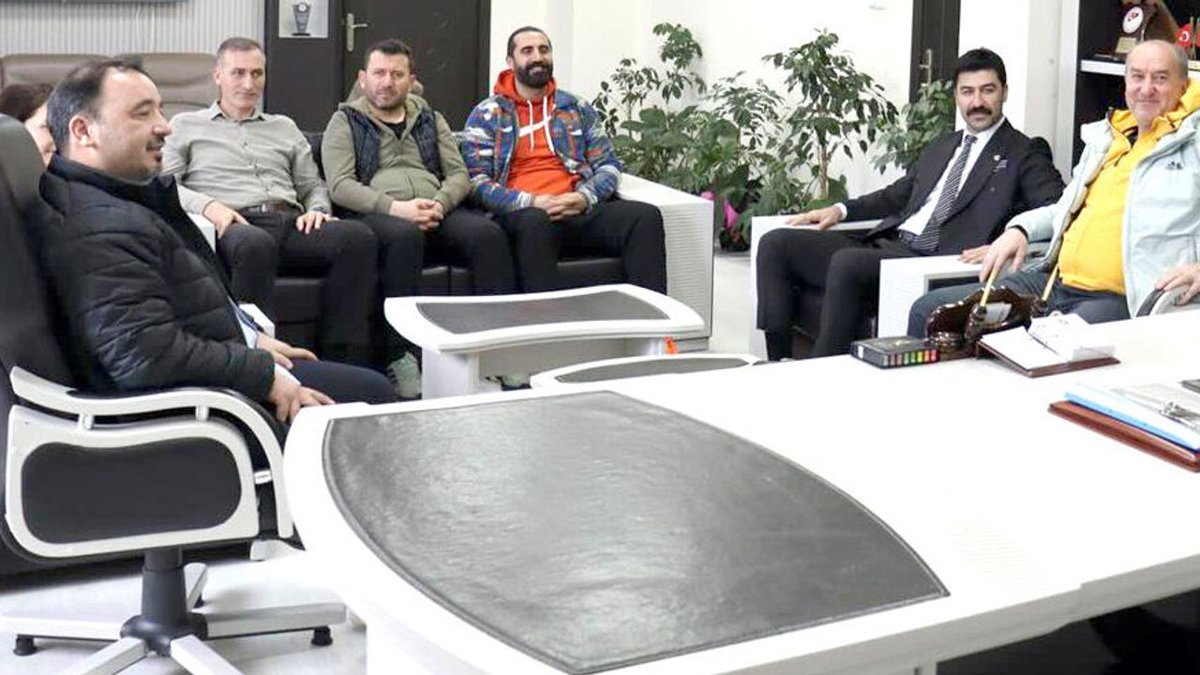 Voleybol Ailesinden Demirkıran'a Yapılan Ziyaret