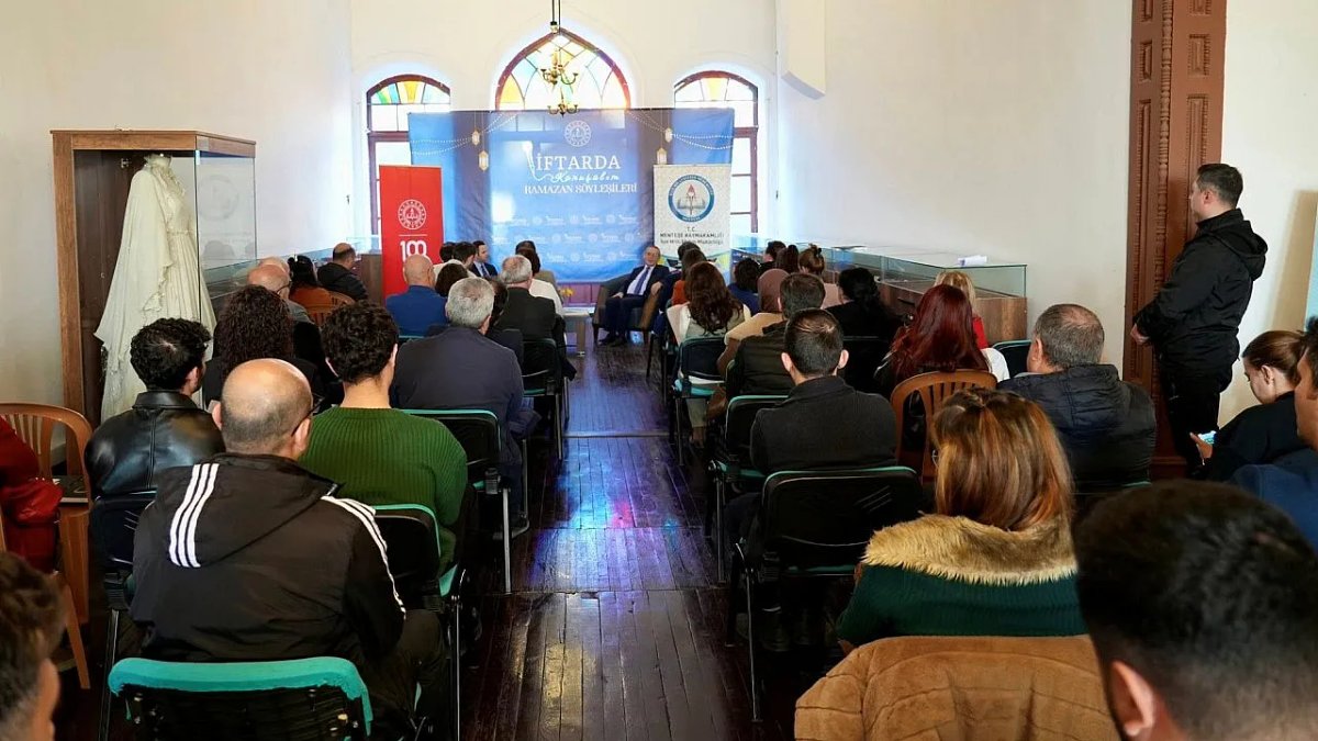 Menteşe'de Eğitmenler İçin 'Sanat, Kültür ve Sohbet Gecesi' Yapıldı