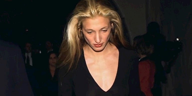 Carolyn Bessette-Kennedy'nin Sembolik Parfümü Hakkında Bilgiler